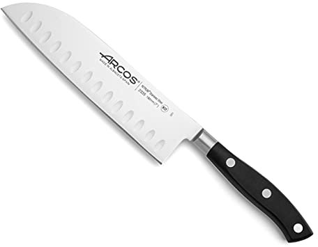 Arcos Coltello Santoku in Acciaio Inossidabile – Coltello da Cucina Professionale Giapponese per Tagliare Carne, Pesce e Verdure – Manico Ergonomico in Poliossimetilene, Lama da 180 mm