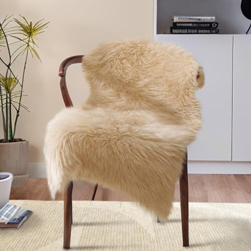 Ciicool Tapis en Fausse Peau de Mouton Doux en Fausse Fourrure Beige pour Chaise, canapé, Chambre à Coucher, Sol, canapé, Salon, 0,6 x 0,9 m