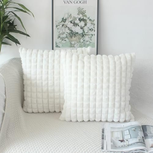 OYIMUA Juego de 2 fundas de cojín de piel sintética de 45 x 45 cm, color blanco crema, 45 x 45 cm, fundas de almohada de felpa suave para sofá, sala de estar, fundas marroquíes modernas