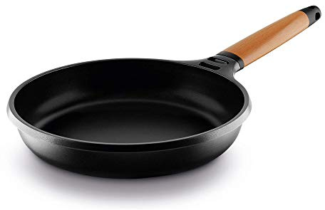 CASTEY - Sartén de Inducción Castey, Modelo 5-I24, Tamaño 24 cm, Aluminio y Mango de Madera de Cedro, Revestimiento Antiadherente, sin PFOA, Base Full Induction, Apta para Todas las Cocinas