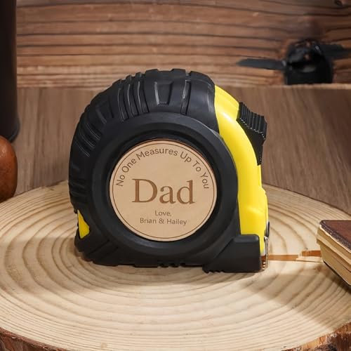 ZZTINGC Cadeaux Personnalisés D'outil De Bricolage De Mesure De Ruban Rétractable Personnalisé pour La Journée des Pères, Mesure De Ruban 5M avec Le Nom Gravé Mari, Hommes(Yellow)
