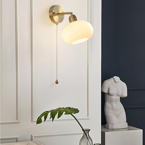 TZSMUM LED Moderne Wandlampe Innen Gold mit Zugschalter Wandleuchte Nachttisch Dekorative Wandbeleuchtung mit Weiß Glasschirm E27 Messing für Schlafzimmer Flur Wohnzimmer (B)