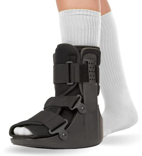 BraceAbility Short Broken Toe Boot | Walker for Fracture Recovery, Protection and Healing After Foot or Ankle Injuries (Small)