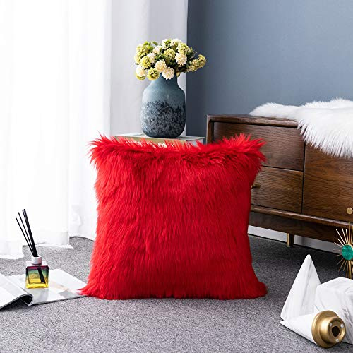 LIGICKY Kunstfell Kissenbezug Einfarbig Plüsch Weich Künstlich Pelz Throw Kopfkissenbezug Kissenhülle Dekorative Rechteck Kissen Dekokissen für Sofa Schlafzimmer Auto (Rot, 45 x 45 cm)