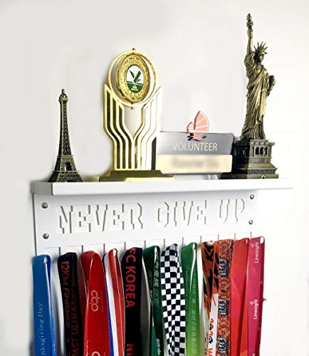 URBN BY MODERN HOME FINISHINGS Never Give Up Motivierender Sport-Medaillenhalter, Präsentationsständer, mit Band und Haken