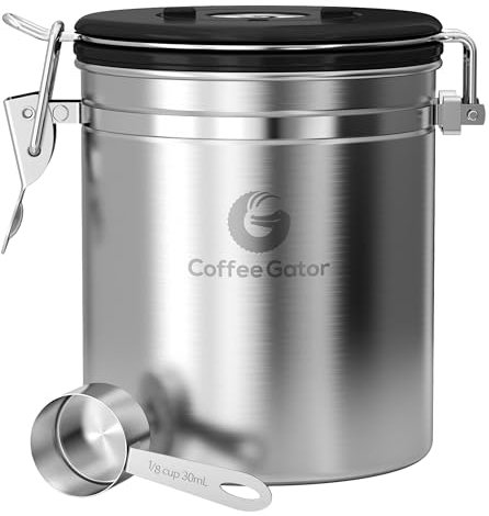 Coffee Gator Barattolo per caffè ermetico (piccolo 0,9 L) – contenitore per chicchi di caffè in acciaio inox con valvola di CO2 e indicazione della data nel coperchio, luce dell'aroma, con misurino