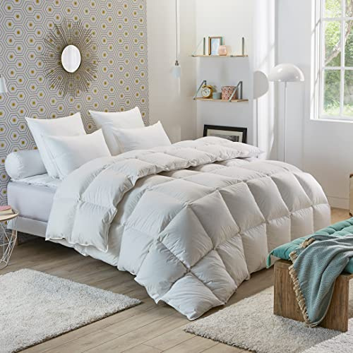 DODO - Couette Tempérée Tradition 240x260 cm - Garnissage 50% Duvet de Canard Naturel Anti-acariens - Enveloppe 100% Percale de Coton Satinée - Lit 2 Personnes - Piquage Carreaux Cloisonnés