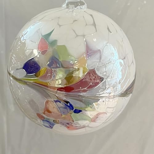 Kugel zum hängen Glaskugel Ornament weiß bunt Fensterdekoration mundgeblasenes Kristallglas Durchmesser ca. 8 cm