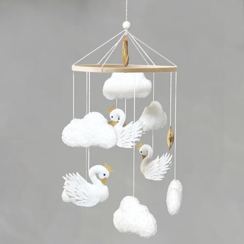 Carillon mobile en forme de cygne blanc couronné, nuages, étoiles, lit de bébé en bois avec boules en feutre, cloche de lit, pendentif jouet, cadeau pour