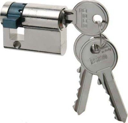 Cerradura con dif. cierres con llave