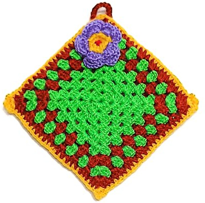 Presina verde e rosso mattone con fiore rosso ad uncinetto 17x18 cm, in Acrilico, Protezione Calore Cucina, Idea Regalo Mamma e Nonna (8PRS)