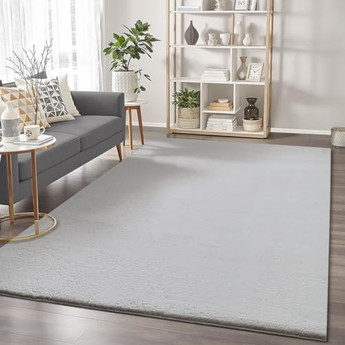 the carpet Cosy – Kuscheliger Fellteppich, Weich & Elegant, Waschbar und Für Fußbodenheizung Geeignet, Öko-Tex Zertifiziert, Hochwertiger Kunstfell Teppich, Grau, 200 x 280 cm
