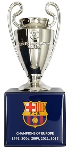 UEFA Champions Podest Pokal und FC Barcelona 70 mm
