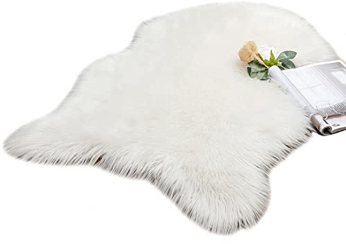 MIULEE Faux Fell Teppich Flauschig Weiche Warm Modern Bodenmatte Sofa Matte Kunstfell Dekofell Unregelmäßig Bettvorleger Wolle Longhair Optik Gemütliches 60x90 cm Weiß