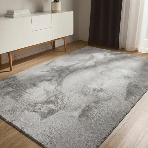 benuta Basic Kunstfaser Fellteppich Furry - Hellgrau 160x230 cm - Weicher Wohnzimmerteppich - Anti-Rutsch-Rückseite - Waschbar - Für Fußbodenheizung geeignet