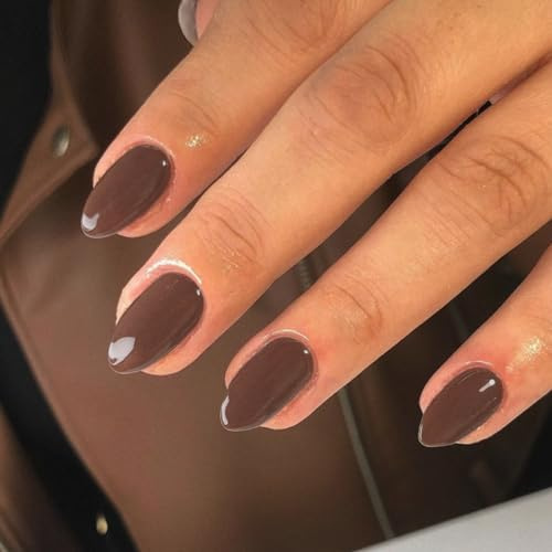 KQueenest Dunkel Braun Press On Nails Kurz, Acryl Nägel zum Aufkleben Kurz Runde, Einfarbig Fake Nails Mandel Fingernägel zum aufkleben, Glänzende Gel Kunstnägel für Frauen Alltagstauglich 24 Stück