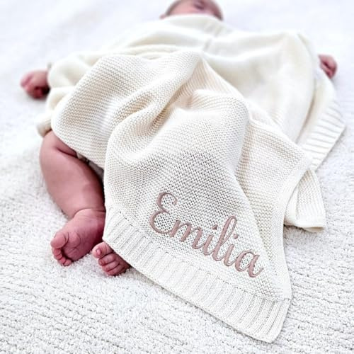 Personalisierte gestrickte Babydecke, personalisierte Babydecke mit Namen, bestickte Decke, Neugeborene, Kindergarten, Kinderwagen, Autositzdecke (Weiß, 80 x 100 cm)