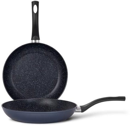 TVS PENTOLE Set Padelle Easy Eco Induction, Padella Antiaderente Ø24-28 cm, 2 pz, Rivestimento Effetto Pietra, Adatta all'induzione, Blu, Made in Italy