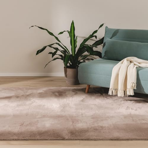 benuta Basic Kunstfaser Fellteppich Furry - Taupe 160x230 cm - Weicher Wohnzimmerteppich - Anti-Rutsch-Rückseite - Waschbar - Für Fußbodenheizung geeignet