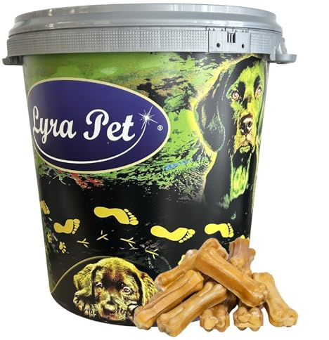 Lyra Pet® | 50 STK. Kauknochen ca. 7 cm in 30 L Tonne | Naturbelassener Kausnack | Proteinreicher Hundeknochen zur Zahnreinigung | Langer Kaugenuss aus Rinderhaut | Nährstoffreich & fettarmer