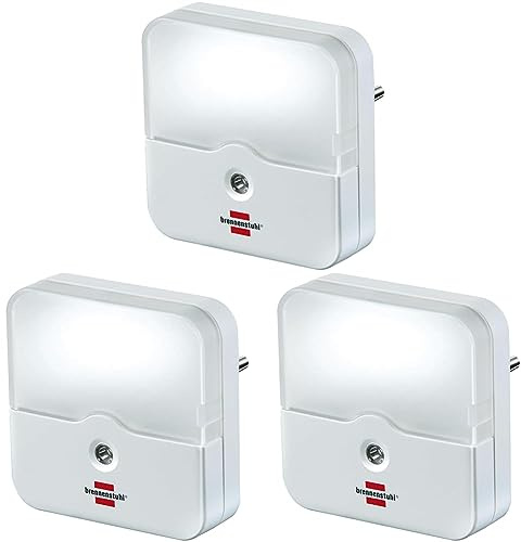 Brennenstuhl LED-Orientierungslicht eckig/Nachtlicht mit Dämmungssensor für die Steckdose (sanftes und unaufdringliches Licht, mit 2 LEDs) weiß (Packung mit 3)