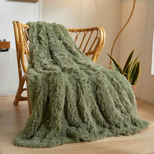 XeGe Luxuriöse Flauschige Couchdecke Sofa Kuscheldecke, warme winterliche Felldecke, hochwertige Kunstpelz Decke, zottelige Plüschdecke, 130x150 cm pelzige Wohndecke für Couch, Salbeigrün