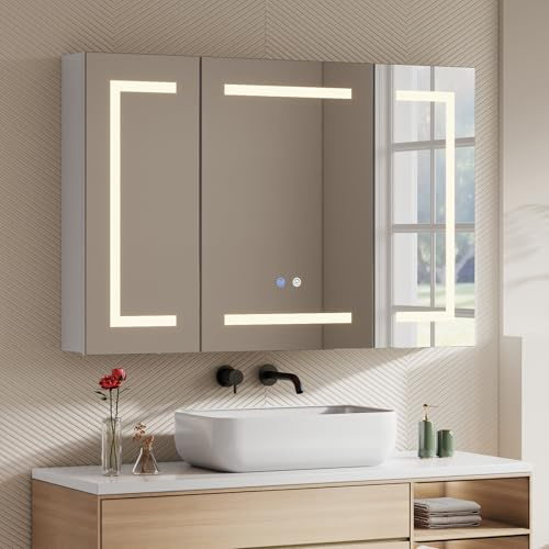 Warmiehomy LED-Badezimmerschrank 90x60 cm Spiegelschrank Bad mit Beleuchtung, Smart Touch-Dimmer mit 3 Lichtfarben einstellbar, Steckdose - Weiß, 3-türiges