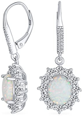 Estate Style Edelstein Zirkonia Akzent Pave Halo CZ Solitär Oval Weißer Synthetischer Opal Tropfen Ohrringe Für Frauen Mit Hebelverschluss Aus .925 Sterling Silber Oktober Geburtsstein