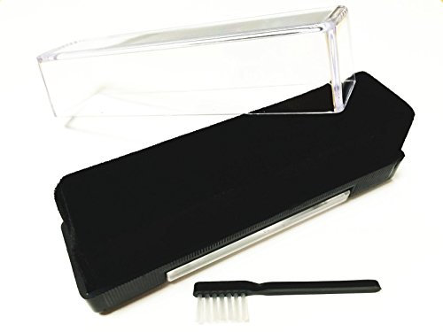 Samtbürste zur Schallplattenpflege und Nadelbürste analogis Brush 3