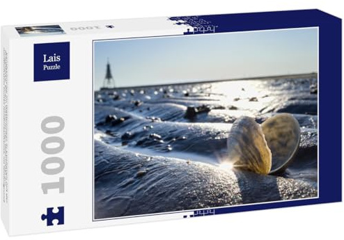 Lais Puzzle Sandschneise im Wattenmeer in Cuxhaven mit der Kugelbake, einem historischen Hilfsmittel am nördlichsten Punkt Niedersachsens, im Hintergrund 1000 Teile