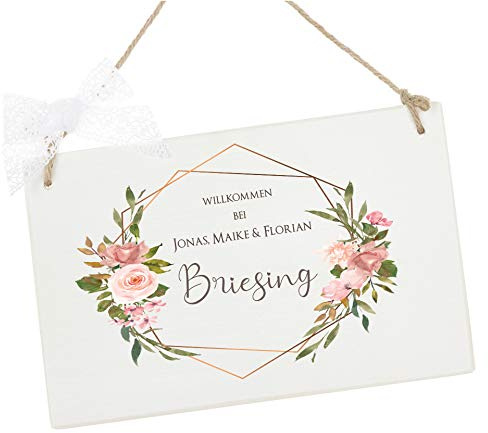 Manufaktur Liebevoll Türschild mit Namen und Blumenkranz I Familienschild für den Eingang I Geschenkidee zur Hochzeit, zum Geburtstag, zu Weihnachten u.v.m. I 25 x15 cm