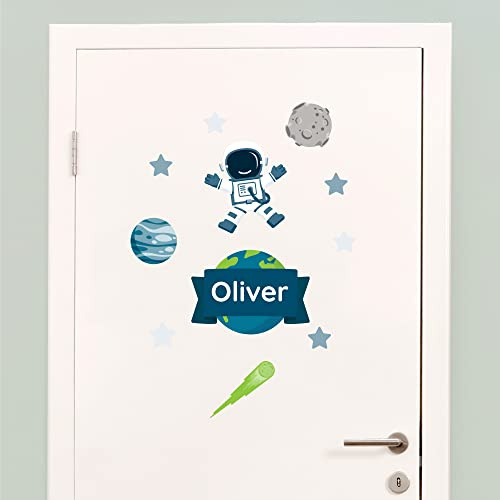Klebekerlchen® Türaufkleber personalisiert mit Namensschild – Türschild Kinderzimmer & Babyzimmer Wandtattoo – selbstklebende Wandsticker - Kinderzimmer Deko Junge & Mädchen – Blauer Astronaut