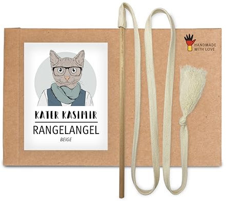 Die RANGELANGEL: Unsere nachhaltige Katzenangel mit Buchenholz-Stab und beigem Baumwollband. In Deutschland von Hand und mit Liebe gefertigtes nachhaltiges Katzenspielzeug