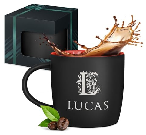 Maverton Mug personnalisable pour hommes, 400ml Tasse à Café Gravée | Avec Prénom et Texte, Mug Humour pour frère, ami, idée cadeau anniversaire, cadeau Noël, Bureau, intérieur rouge, monogramme
