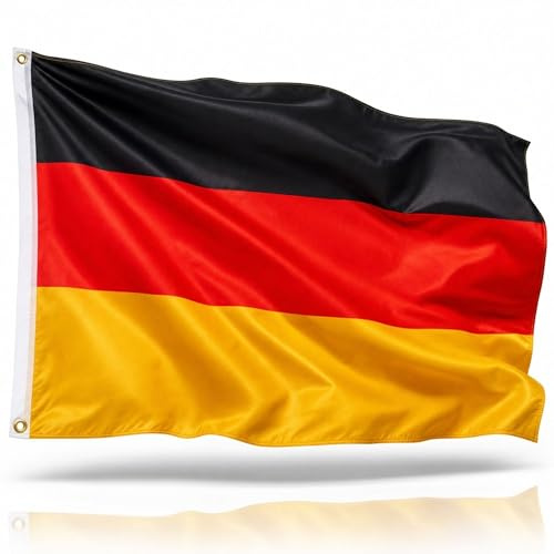 MC-Trend Deutschland Fahne Flagge 90x150cm mit 2 Metallösen - Ideal für den Fahnenmast, Stadion, Fanmeile oder Balkon, aus 100% Polyester wetterfest (Deutschland 90x150 cm)