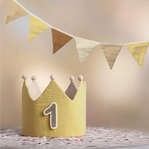 Little Goods Geburtstagskrone für Kinder inkl. Wimpelkette/Girlande- wendbare Musselin-Stoffkrone mit Zahlen 0-9 - Krone für Jungen und Mädchen, Pastell - Gelb - Beige