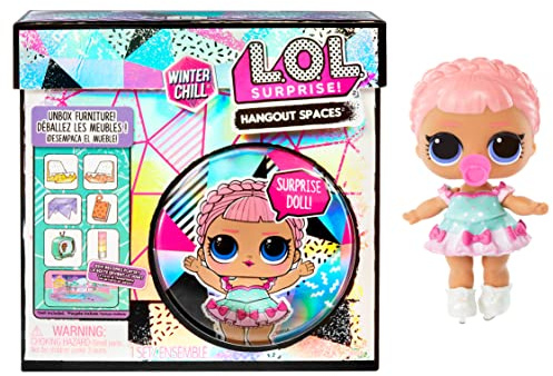 L.O.L. Surprise! Winter Chill Hangout Spaces Möbelset - Ice SK8TER - Mit 10 Überraschungen inkl. Puppe, Accessoires und Möbel - 2-in-1 Spielset - Tolles Geschenk für Mädchen und Jungen ab 4 Jahren