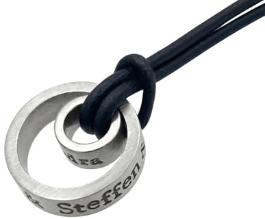 Timbalino „Ewig Verbunden“ Partner-Halskette mit Wunschgravur – Hochwertiges Echtlederband & Gravierte Ringe – Das perfekte Geschenk zum Jahrestag, Valentinstag oder Geburtstag