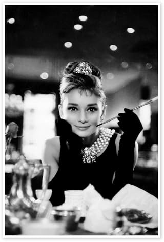Audrey Hepburn in Breakfast at Tiffany's Poster 40 x 60 cm | Hollywood Filmplakat 50er 60er Vintage Klassiker Frühstück Bei Tiffany Kult Film Filmstar Kino Blockbuster Porträt