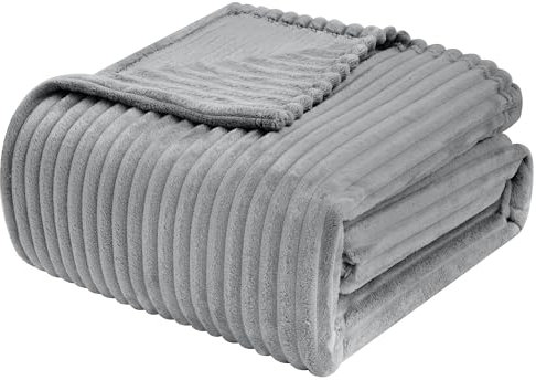 WOLTU Kuscheldecke Flanell Flauschig, Wohndecke Fleecedecke warme Decke, Sofadecke mit Streifenmuster, die zusätzlich eine dekorative Funktion aufweist, Überwurf für Bett Couch, 220x240 cm Grau