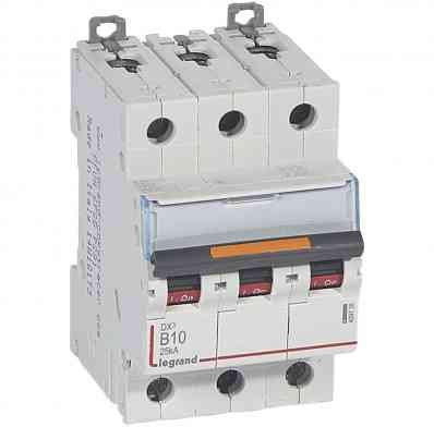Legrand 409728 DX3 LS B10A 3P 25KA 3M Color blanco interruptor de luz