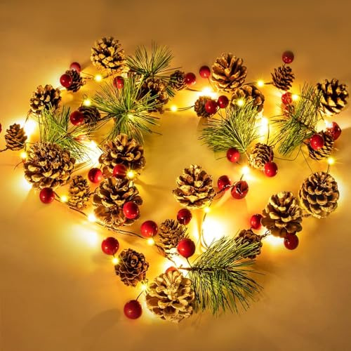 Mavouri Weihnachtsgirlande mit Lichtern, 3M 30 LED Tannenzapfen Lichterkette Weihnachten Girlande mit Roten Beeren, Glöckchen, Tannennadeln, Warmweiß Weihnachtslichterkette für Silvester, Weihnachts