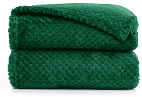 RESTILO Kuscheldecke 170x210 cm flaschengrün Decke Microfaser Henry | Wohndecke Tagesdecke Fleece weich sanft kuschelig skandinavischer Stil grün dunkelgrün