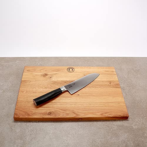 KAI Shun Tim Mälzer Bundle | scharfes Kamagata Santoku MesserTMK-0702 | + | handgefertigtes XXL-Schneidebrett, 40x 30 cm (Eiche) | VK: 169,- €