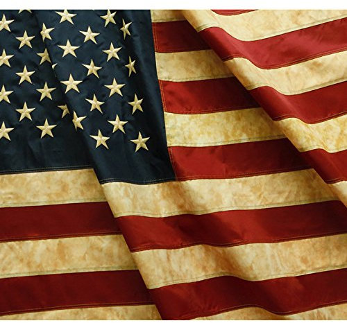 Anley Vintage Style Tee gebeizt Amerikanische Flagge 3x5 Fuß Nylon - Gestickte Sterne und genähte Streifen - 4 Reihen von Schloßnähten - Antiquierte USA Bannerfahnen mit Messingösen 3 X 5 Ft.