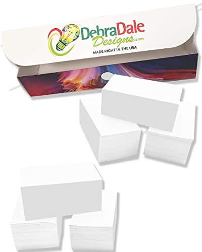 USA-tillverkade Debra Dale Designs 1 000 tomma vita indexkort i fickstorlek (2 tum x 3,5 tum), 110# exakt index. BONUS förvaringsbox! Perfekt för matematik, synord och språk