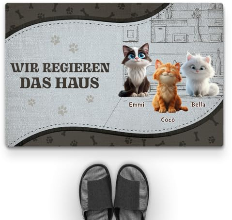 Geschenke Mall Personalisierte Fußmatte - Wir Regieren Das Haus - Fussmatte Mit Namen, Fussmatte Katzen Personalisiert, Fussmatte Selbst Gestalten, Fußmatte für Katzenliebhaber (3-Katzen)