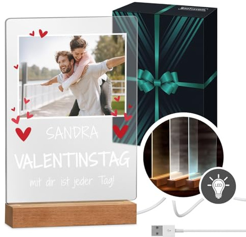 Maverton beleuchteter LED-Rahmen mit eigenem Foto - personalisiertes Acrylglasbild mit Holzständer mit LED-Beleuchtung - Glasfoto für Frauen zum Geburtstag - Größe: 21x32x4,5cm - Valentinstag