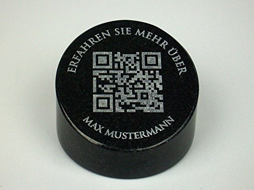 designgrab QR Code auf Granitstein, die persönliche Trauer-/ Gedenkseite Grabmalcode