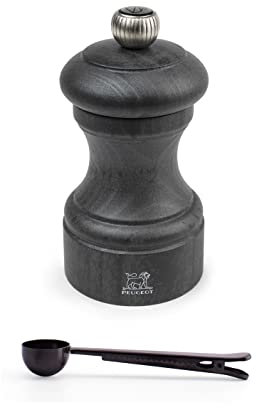 Peugeot - Bistro Manual Pepper Mill Gift Set - Classic Adjustable Grinder - Beechwood, - With Stainless Steel Spice Scoop/Bag Clip